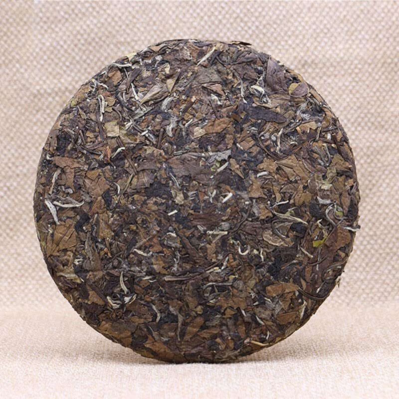 Gâteau de thé blanc ancien naturel Fuding thé blanc de printemps naturel avantage sain 350g Gâteau de thé blanc ancien naturel Fuding thé blanc de printemps naturel avantage sain 350g